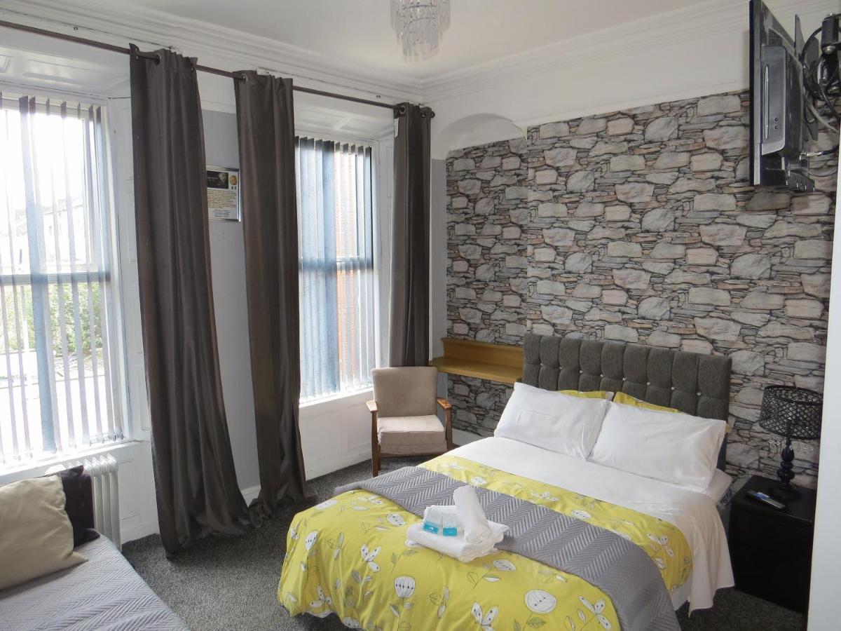 Princes House In The Walled City Londonderry Esterno foto