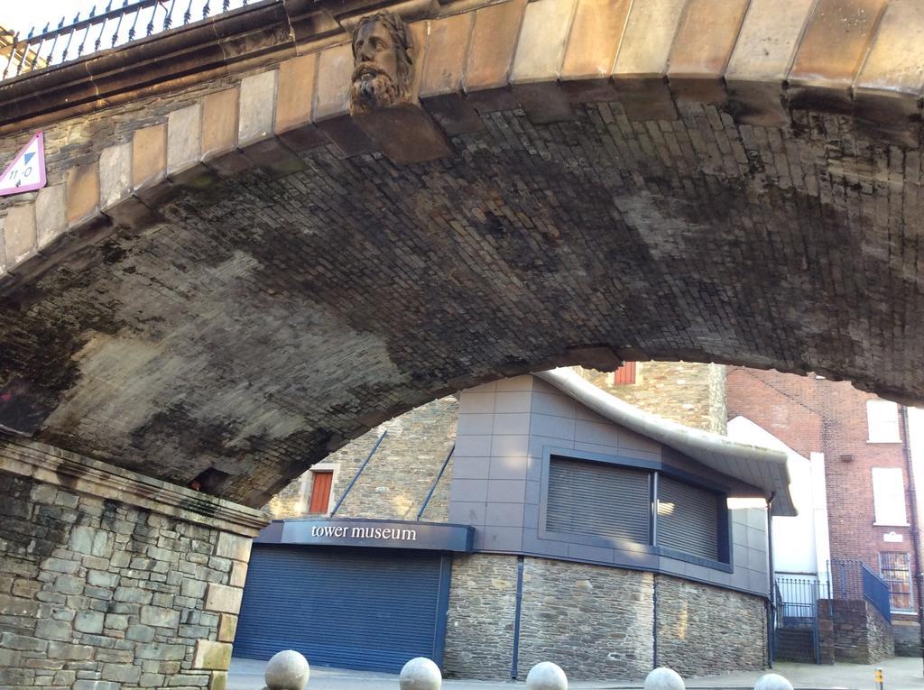 Princes House In The Walled City Londonderry Esterno foto